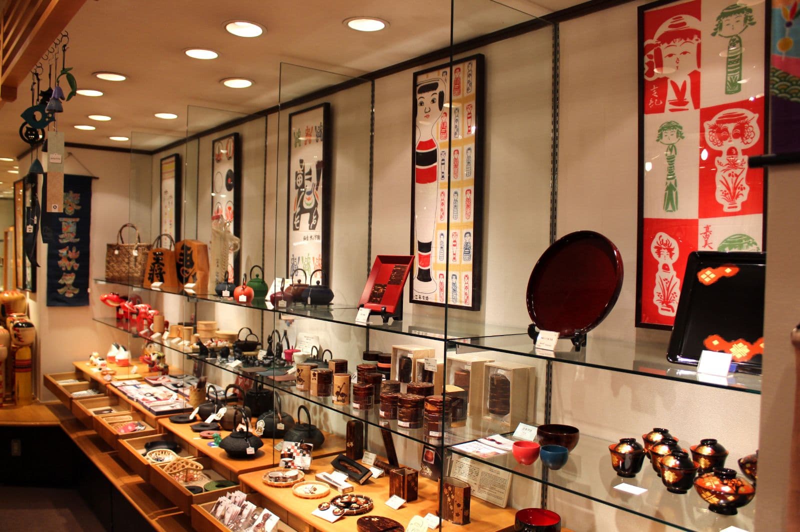 店内壁側